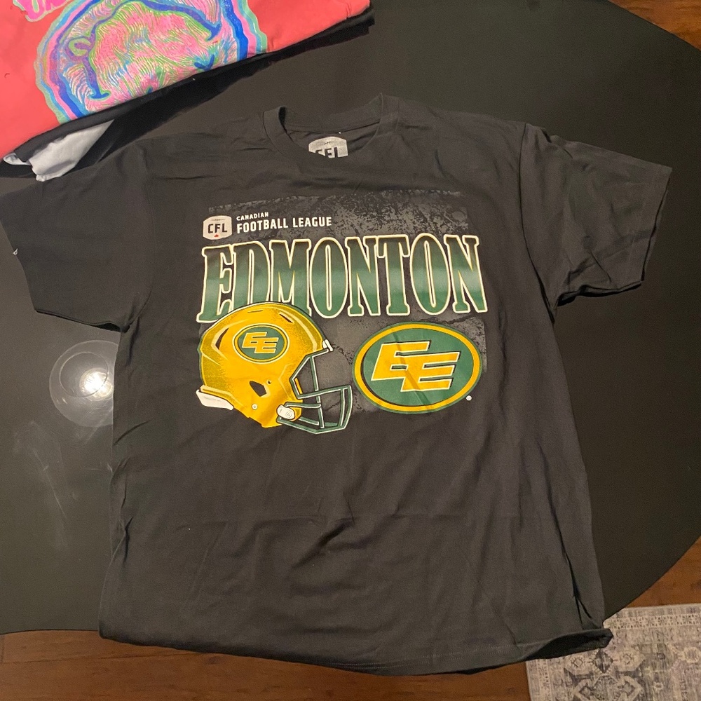 Edmonton Canadian Football League XL t-shirt new without tags